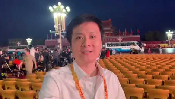 庆祝辉煌历程，阅兵总导演在七十年辉煌历程中的壮丽篇章，阅兵总导演揭秘七十年辉煌历程壮丽篇章，共庆辉煌历程盛典