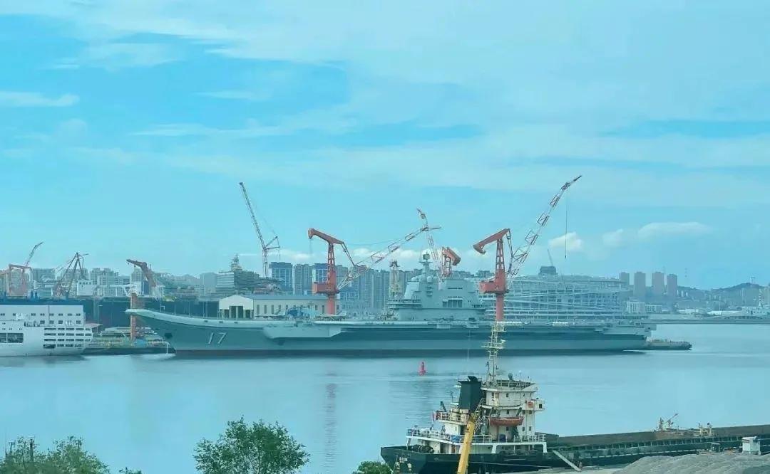 中国海军新篇章，004航母的最新进展情况，中国海军新篇章，004航母最新进展揭秘