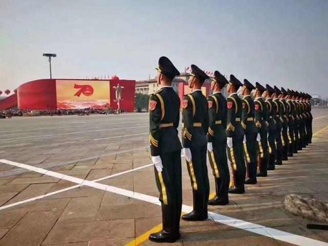 油管印度人评论中国阅兵，东方雄狮的震撼展示，油管印度人眼中的东方雄狮震撼展示，中国阅兵评论全解析