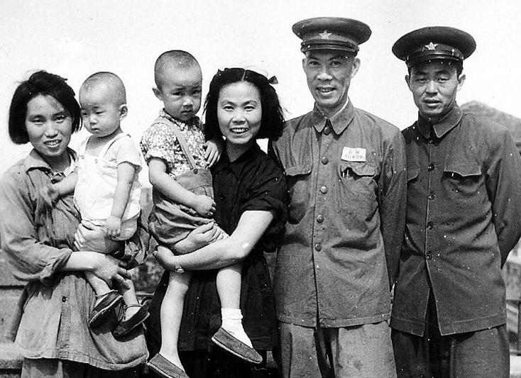 中国开国上将排名及其历史贡献，中国开国上将排名及其历史贡献概览