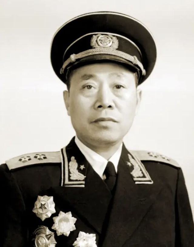 海军司令员石云升，领航新时代的海军力量，海军司令员石云升领航新时代的海军力量崛起