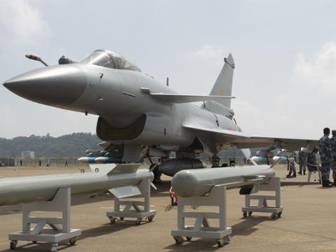 歼-10C已经服役了吗？深度解析中国空军新一代战斗机的现状和未来，歼-10C深度解析，中国空军新一代战斗机的现状与未来揭秘