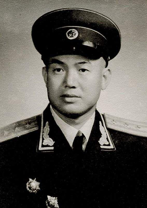 中国人民解放军第12军，光荣与使命的象征，中国人民解放军第12军，光荣使命的象征