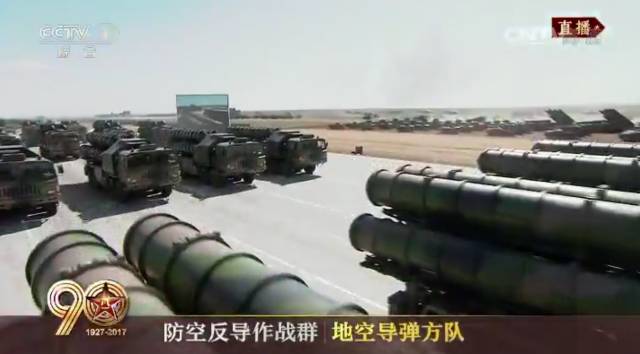 沙场阅兵目的，彰显国威、凝聚军魂与激励士气，沙场阅兵，彰显国威、凝聚军魂，激发士气振奋人心