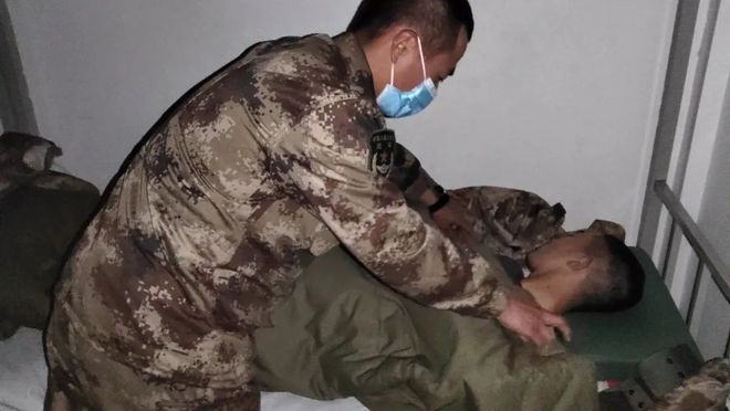 打新兵15分钟视频，训练新兵的方式与挑战，新兵训练，挑战与方式揭秘——15分钟视频展现磨砺过程