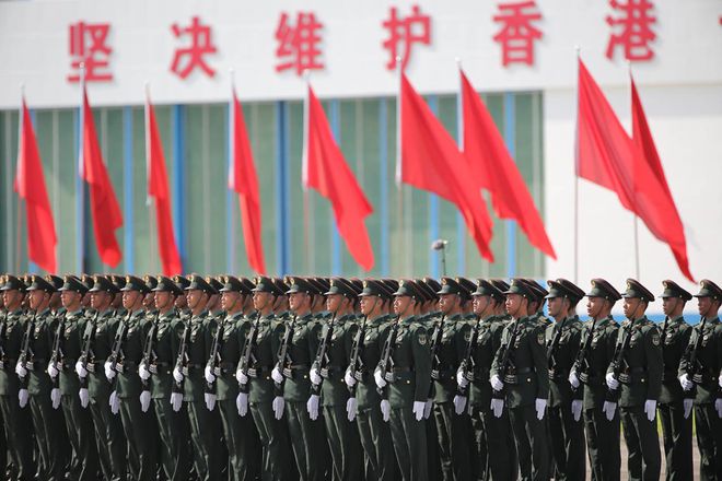 香港回归阅兵仪式，回顾与展望（1997年），香港回归阅兵仪式回顾与展望，1997年的壮丽瞬间
