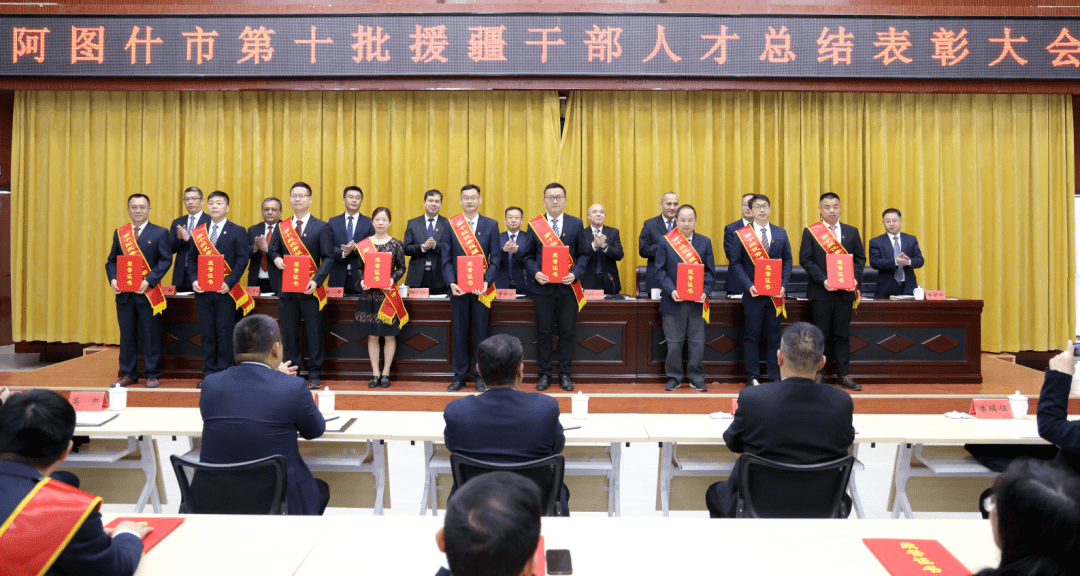 十四师人事变动的深度分析与展望，十四师人事变动深度分析，展望未来发展趋势