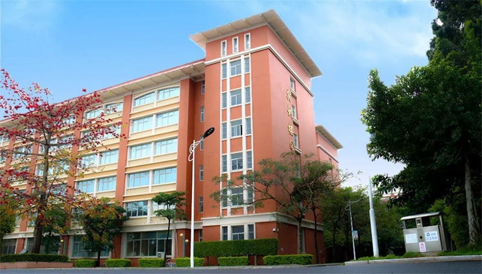 泉州轻工职业学院，培育新时代工匠的摇篮，泉州轻工职业学院，新时代工匠的培育摇篮