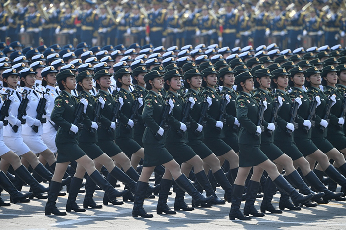 荣耀时刻，回顾1984年阅兵中的女兵方队，荣耀瞬间，1984年阅兵女兵方队回顾
