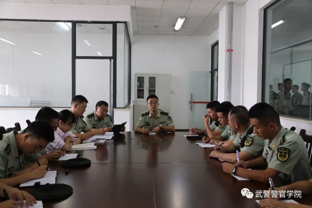 女生想考武警警官学院的勇气与决心，女生勇闯武警警官学院，决心与勇气的交织