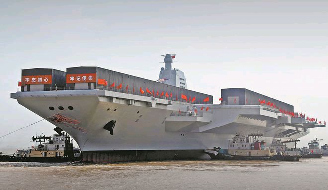 中国舰空母舰，走向深蓝，展现大国力量，中国航母走向深蓝，展现大国力量