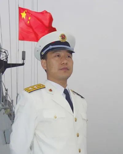 中国航空母舰舰长的角色与担当，中国航空母舰舰长的角色与责任担当