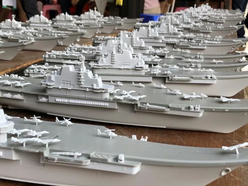 航空母舰模型的作品简介，航空母舰模型简介与赏析