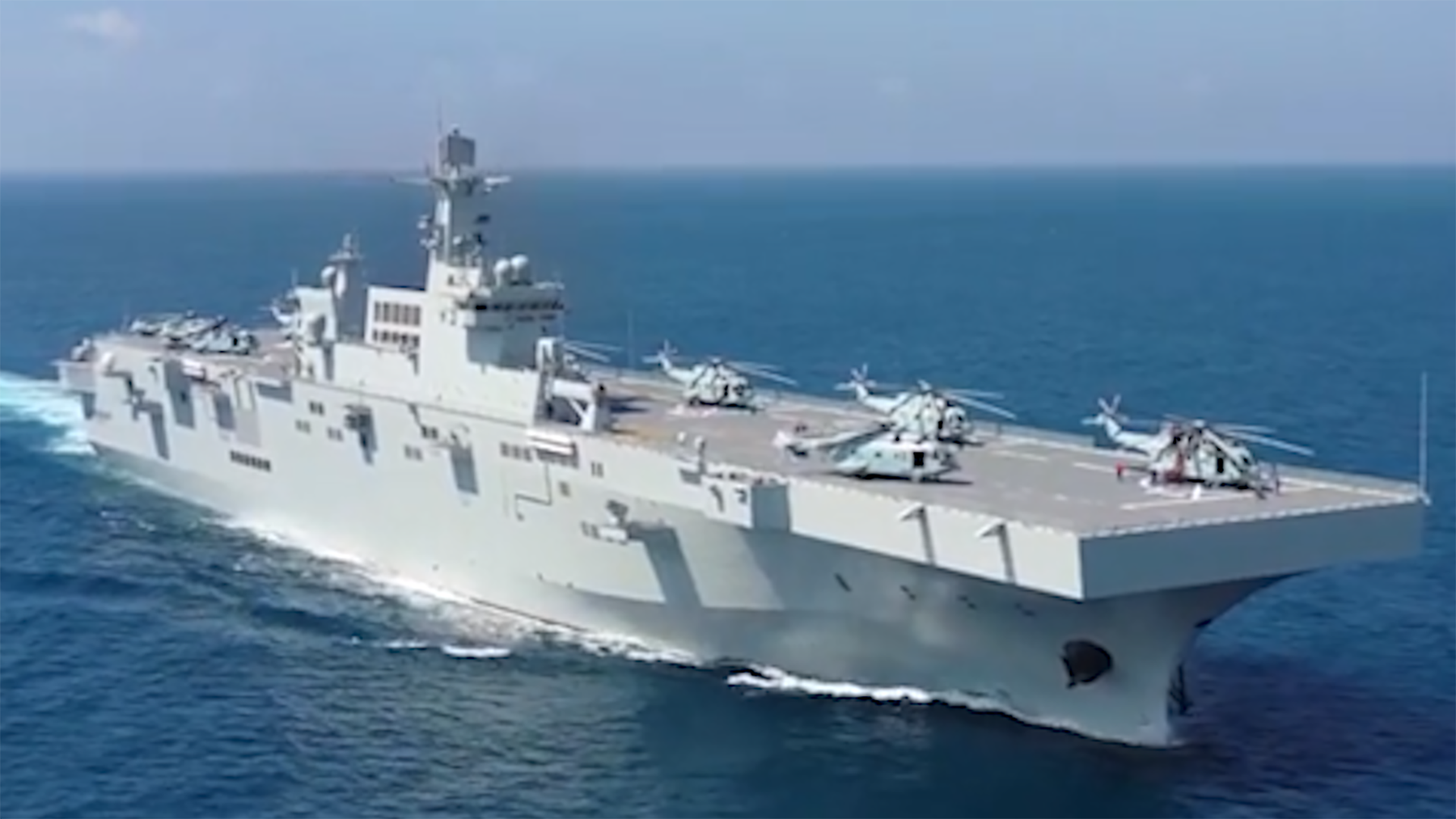 海南075型两栖攻击舰，中国海军力量的新里程碑，海南075型两栖攻击舰，中国海军力量的崭新里程碑