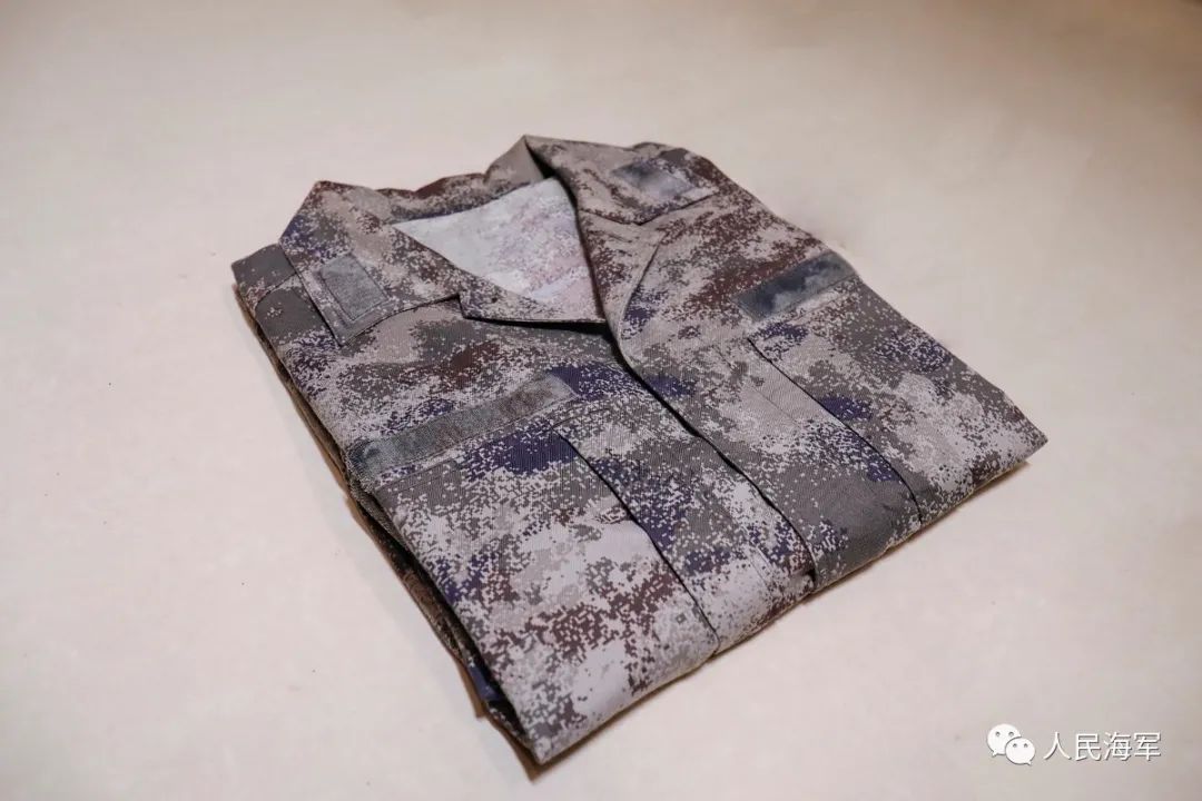 星空迷彩服下的武警夏日风采，星空迷彩服下的武警夏日风采展示