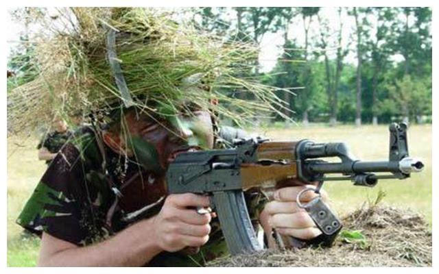 AK-47步枪图片，历史、设计及其在全球的影响力，AK-47步枪，历史、设计、全球影响力及图片回顾