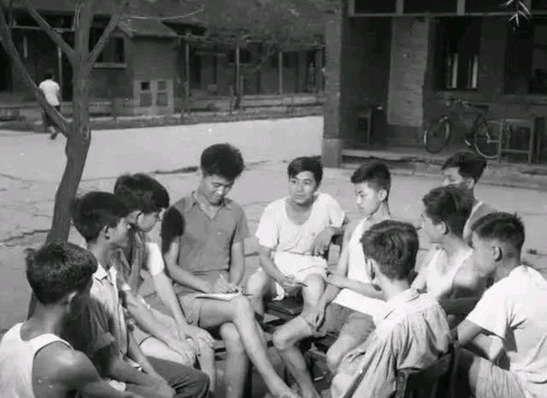 纪念抗美援朝胜利七十周年，回望历史，展望未来，抗美援朝胜利七十周年，回望历史，展望未来致敬英雄时刻