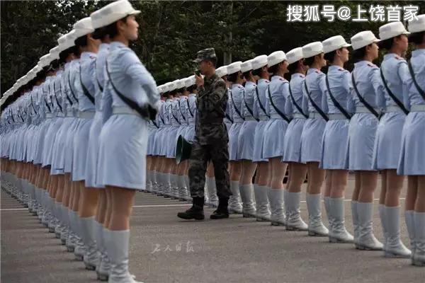 阅兵女兵，关于脚部卫生与健康的探讨，阅兵女兵脚部卫生与健康问题探讨