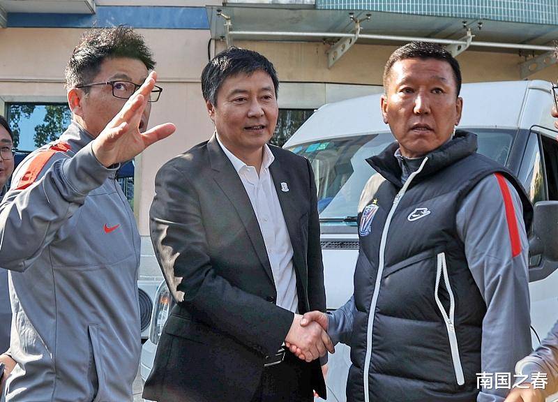 秦基伟将军的生平和成就及其学术贡献，秦基伟将军，生平、成就与学术贡献概览
