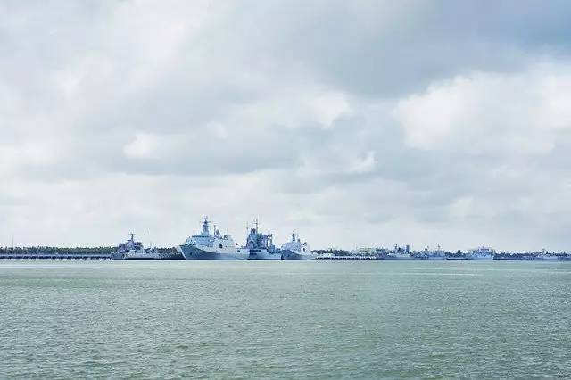 湛江十里军港介绍，历史悠久的军事港口与繁荣的现代都市交汇点，湛江十里军港，历史军事港口与现代都市的交汇点介绍