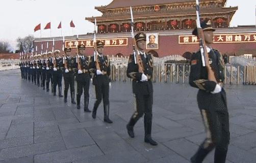 三军仪仗队下岗完整版，荣耀与责任的重担，三军仪仗队下岗，荣耀与责任的传承与担当