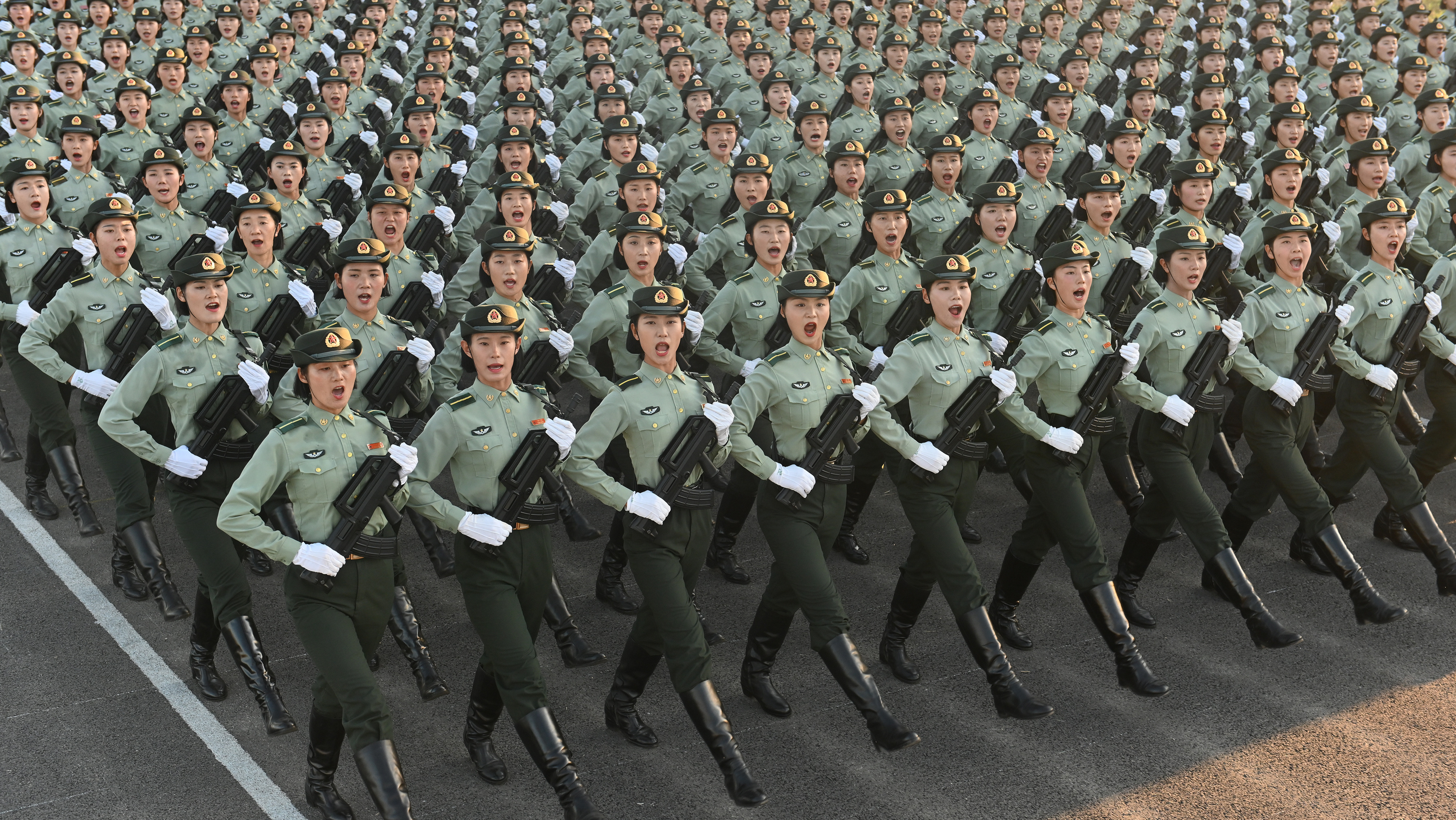 中国女兵方队大全，荣耀与风采的展现，中国女兵方队风采展现，荣耀与力量传承