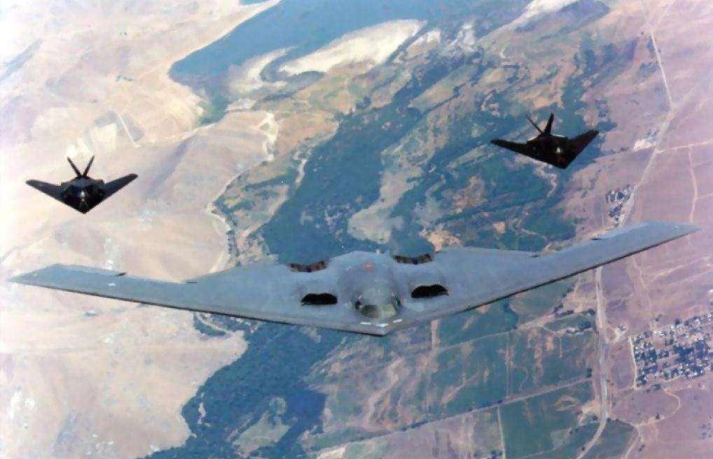 B-2轰炸机与核弹携带能力探究，B-2轰炸机核弹携带能力深度解析