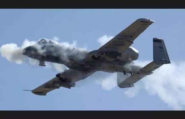 A-10疣猪攻击机的机炮，威力与精准的完美结合，A-10疣猪攻击机机炮，威力与精准的巅峰结合