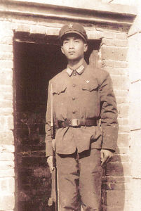 独臂英雄丁晓兵，不屈的奋斗人生，独臂英雄丁晓兵，不屈奋斗的人生传奇