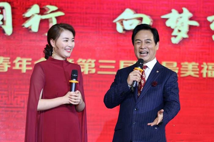 中央军事频道主持人的魅力与风采，一位优秀男主持人的故事，中央军事频道优秀男主持人的魅力与风采故事