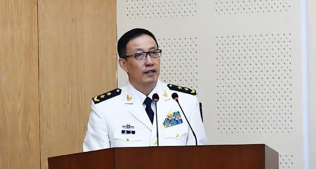 我国新任防长董军的简历介绍，新任防长董军简历介绍，国防事业的杰出领导者