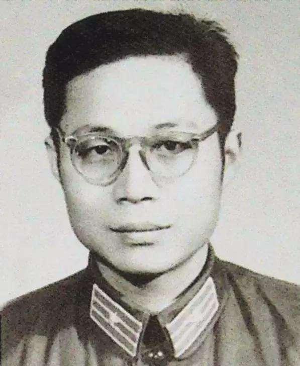 中国战斗机歼-8，历史与技术的辉煌篇章，中国歼-8战斗机，历史与技术的辉煌回顾