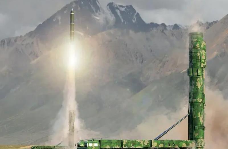 东风41发射画面，揭示中国战略导弹力量的震撼瞬间，东风41震撼发射瞬间，展现中国战略导弹力量的磅礴之势