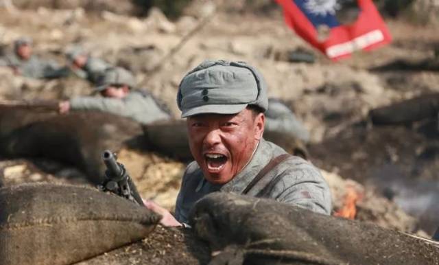 手撕鬼子裤裆藏雷手雷炸飞机，战争中的英勇与智慧，战争中的英勇与智慧，手撕鬼子、裤裆藏雷与手雷炸飞机的事迹