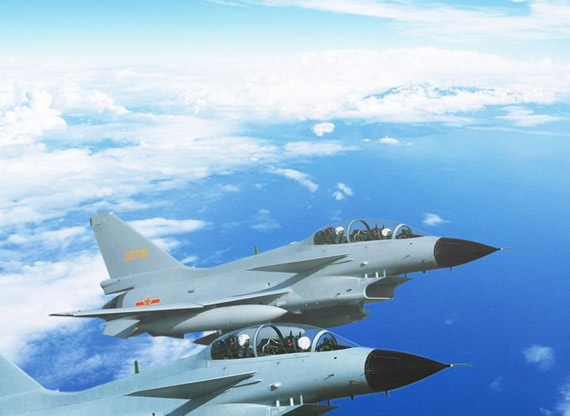 歼-10双座型战斗机，空中力量的新标杆，歼-10双座型战斗机，空中力量的崭新标杆