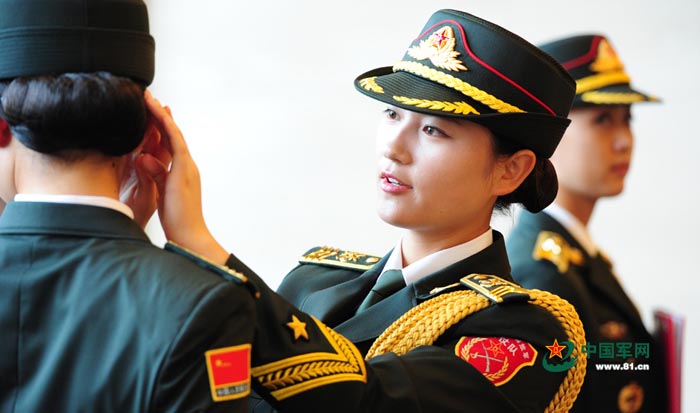中国女兵，究竟有多帅？，中国女兵的英姿飒爽，究竟有多帅气？
