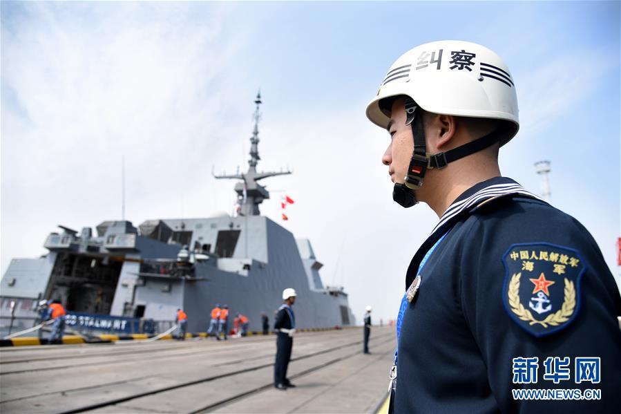 海军成立70周年海上阅兵为什么在青岛——一座海洋城市的荣耀与担当，青岛荣耀时刻，海军70周年海上阅兵展现海洋城市的担当与力量