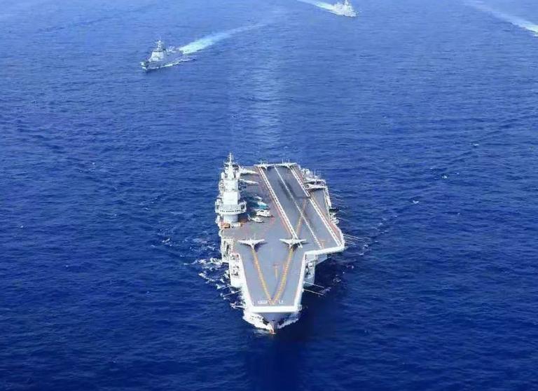 歼-15在辽宁舰的起降全过程，中国海军航空兵力量的缩影，歼-15在辽宁舰起降实录，中国海军航空兵力量的展现