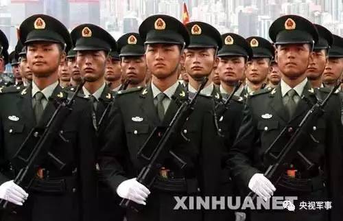 解放军与武警衣服区别，职责、标志与服饰的解析，解放军与武警职责、标志及服饰解析，衣服差异解读
