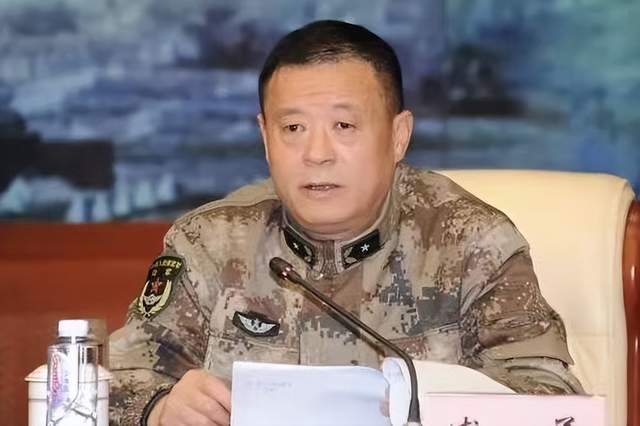 集团军司令与少将，职责、等级及关联探讨，集团军司令与少将，职责、等级深度解析及关联探讨