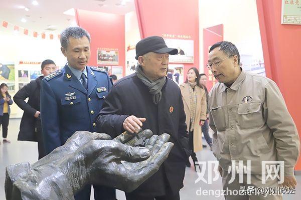 解放军报社总编辑名单及其重要影响力，解放军报社总编辑名单及其影响力解析