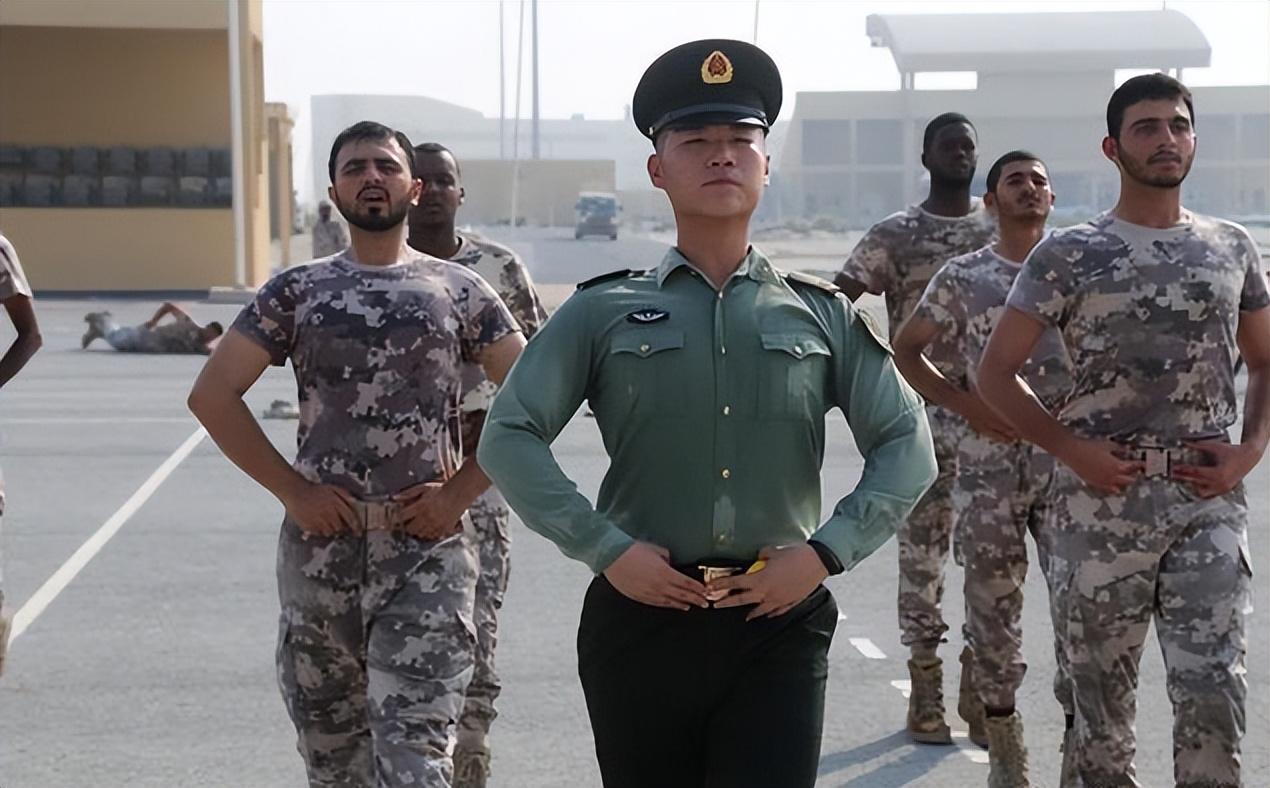 中国阅兵正步之变，时代步伐的展现，中国阅兵正步之变，时代步伐的展现
