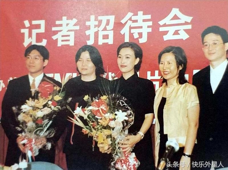 今天，举世瞩目的二十大记者招待会在北京隆重举行。这是一场备受关注的盛会，吸引了来自世界各地的媒体和记者前来报道。在这个重要的时刻，让我们一起关注这场盛会，了解其中的精彩内容。，二十大记者招待会盛大开幕，全球瞩目，精彩纷呈！