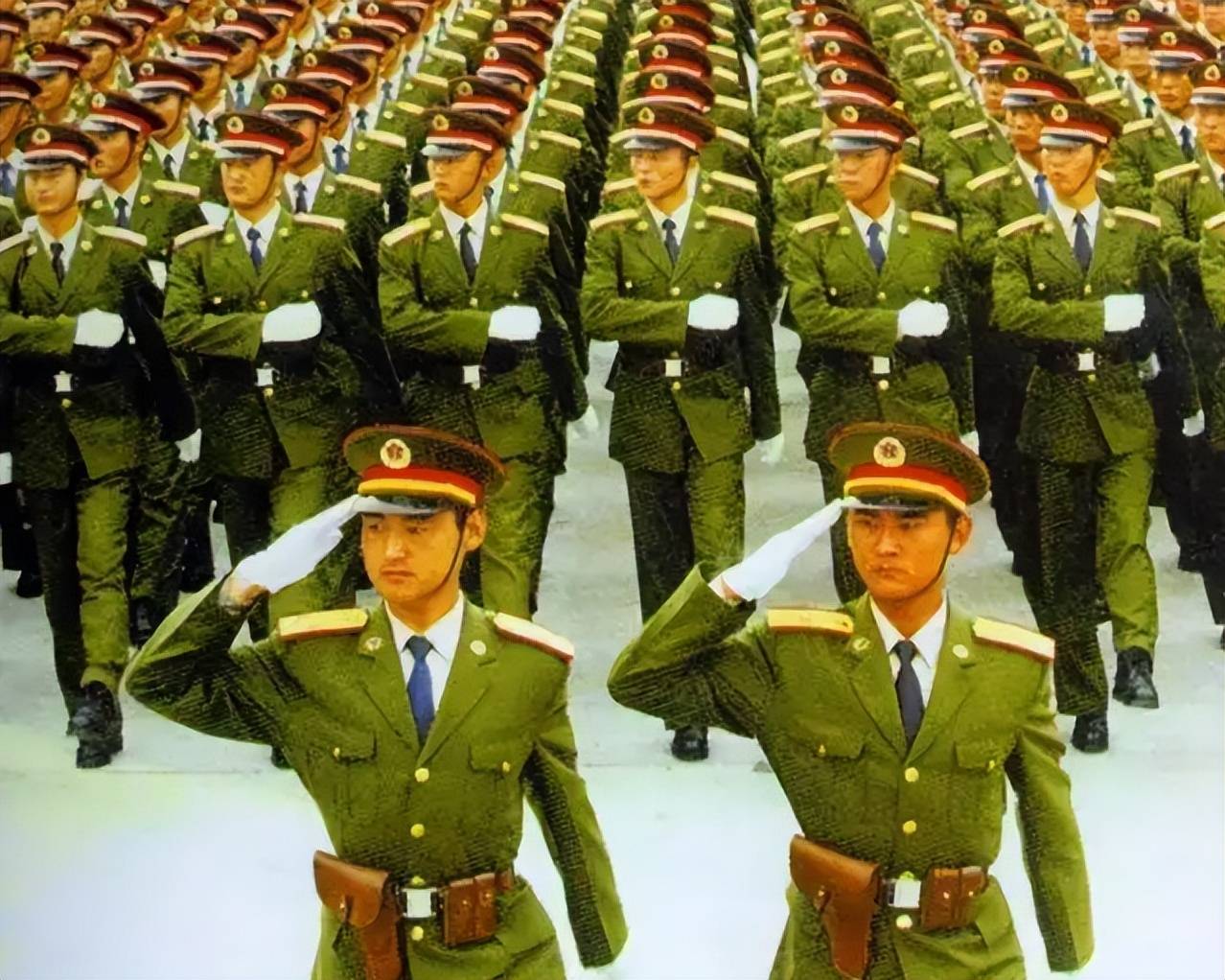 中国人民解放军97式军服，传统与现代交融的象征，中国人民解放军97式军服，传统与现代交融的标志性服饰