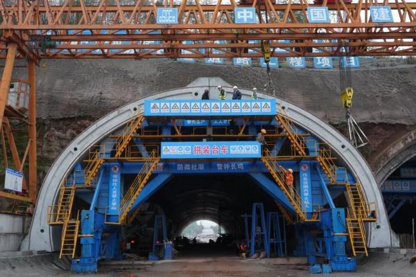 揭秘中国海军新利器，133重庆舰，揭秘中国海军新利器，重庆舰首度曝光