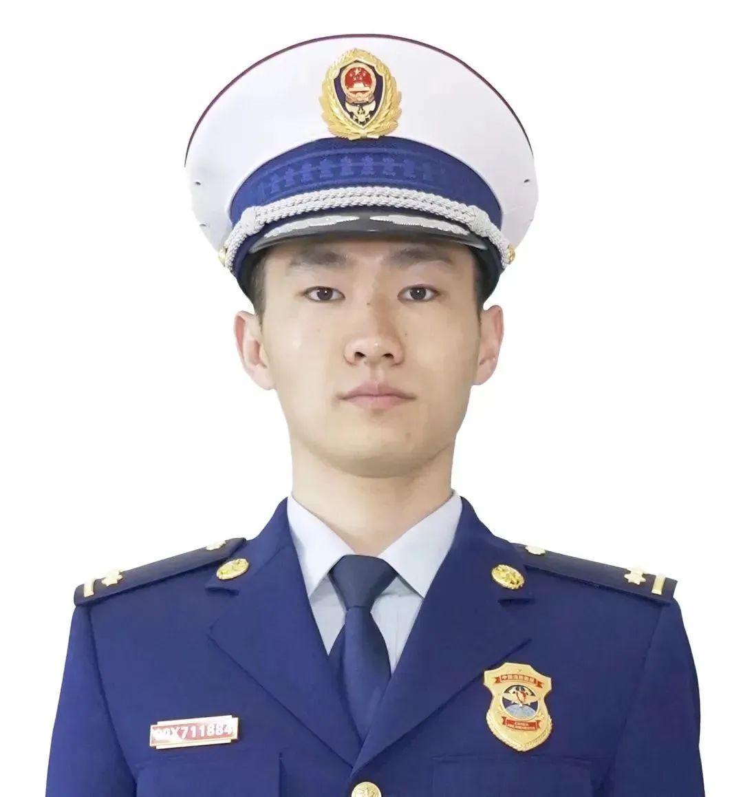 部队夏季常服，功能与时尚的结合，部队夏季常服，时尚与功能兼备的完美结合