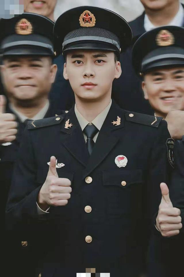火箭军军服，荣耀与力量的象征，火箭军军服，荣耀与力量的标志