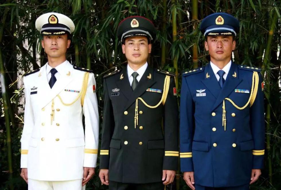 军装2022最新款式，时尚与功能的完美结合，2022最新军装款式，时尚与功能的完美融合