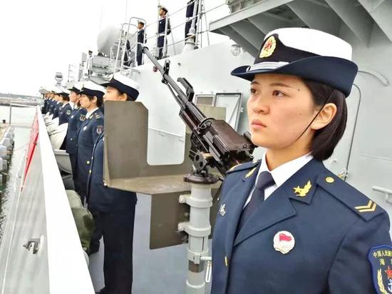 昆仑山舰上的女兵们，她们的职责与担当，昆仑山舰上的女兵，职责与担当的闪耀之路