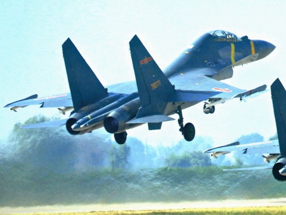 F16V与歼-16，两款战斗机的性能对比与评估，F16V与歼-16战斗机性能对比及评估